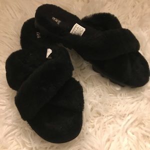 Black UGG fuzette slipper 11